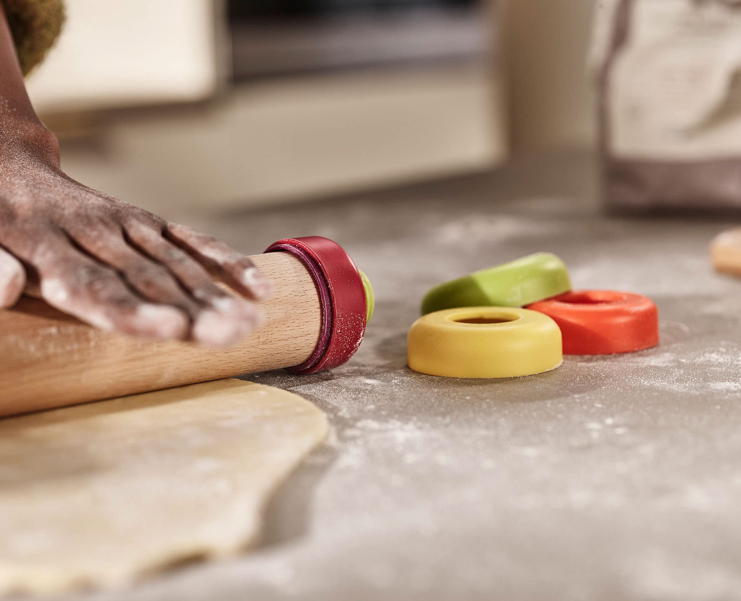 Joseph Joseph PrecisionPin - Rolling Pin with adjustable pastry thickness, Baking and dough rollers, Beech Wood, Multicolor