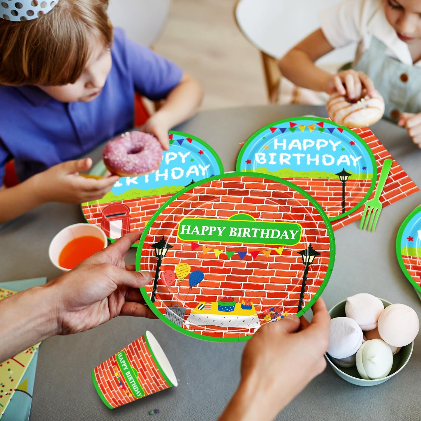 168pcs Red Brick Wall Street Birthday Party Supplies Plates Napkins Paper Cups Disposable Tableware Set Modern Cartoon Street Party Decorations for Kids Boys Birthday Decor Serves 24