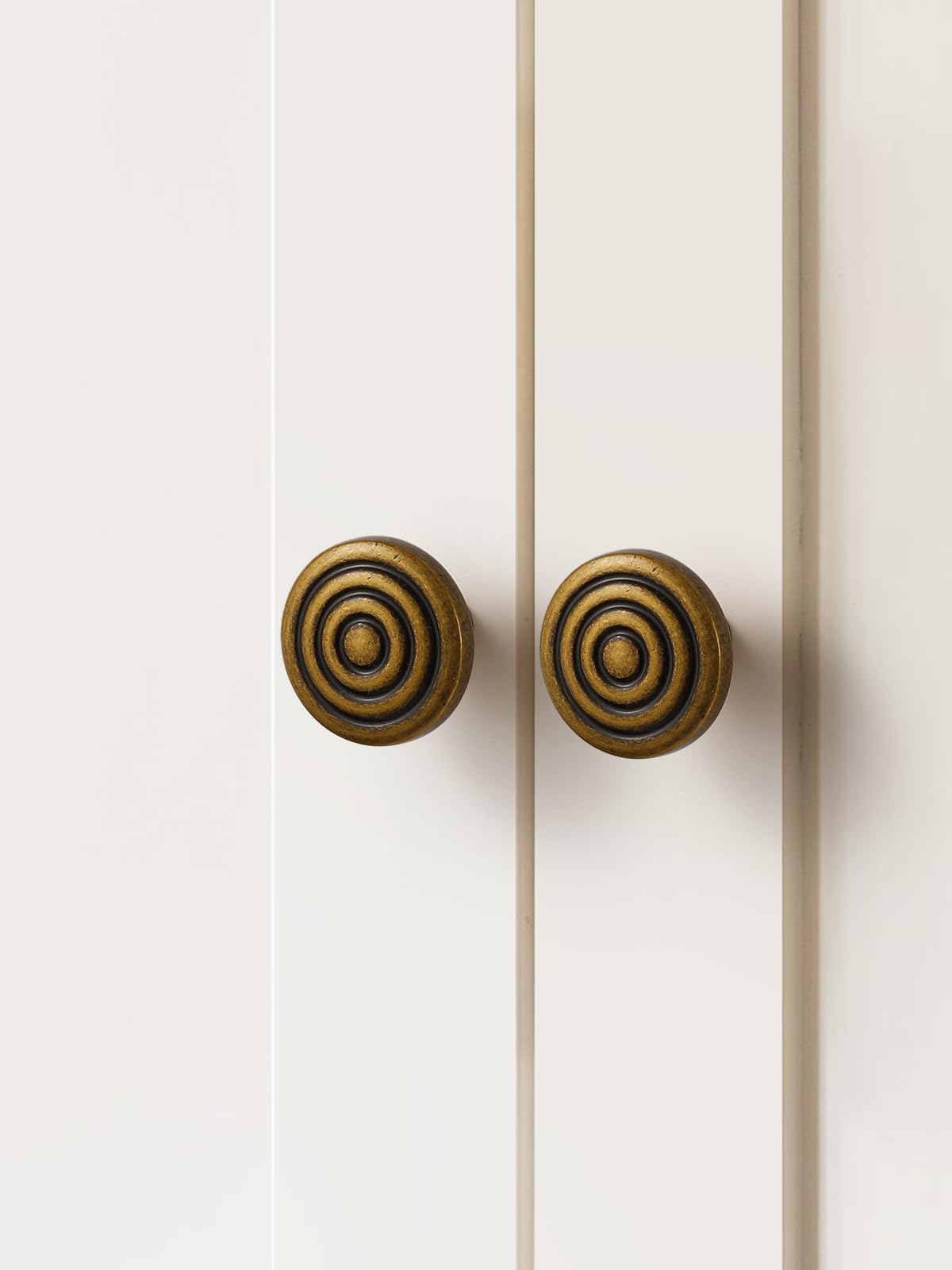 JIASENBAO 10 Pack Antique Brass Cabinet Knobs Round Vintage Drawer Pulls Circle Bathroom Dresser Handles Hardware Zinc Alloy