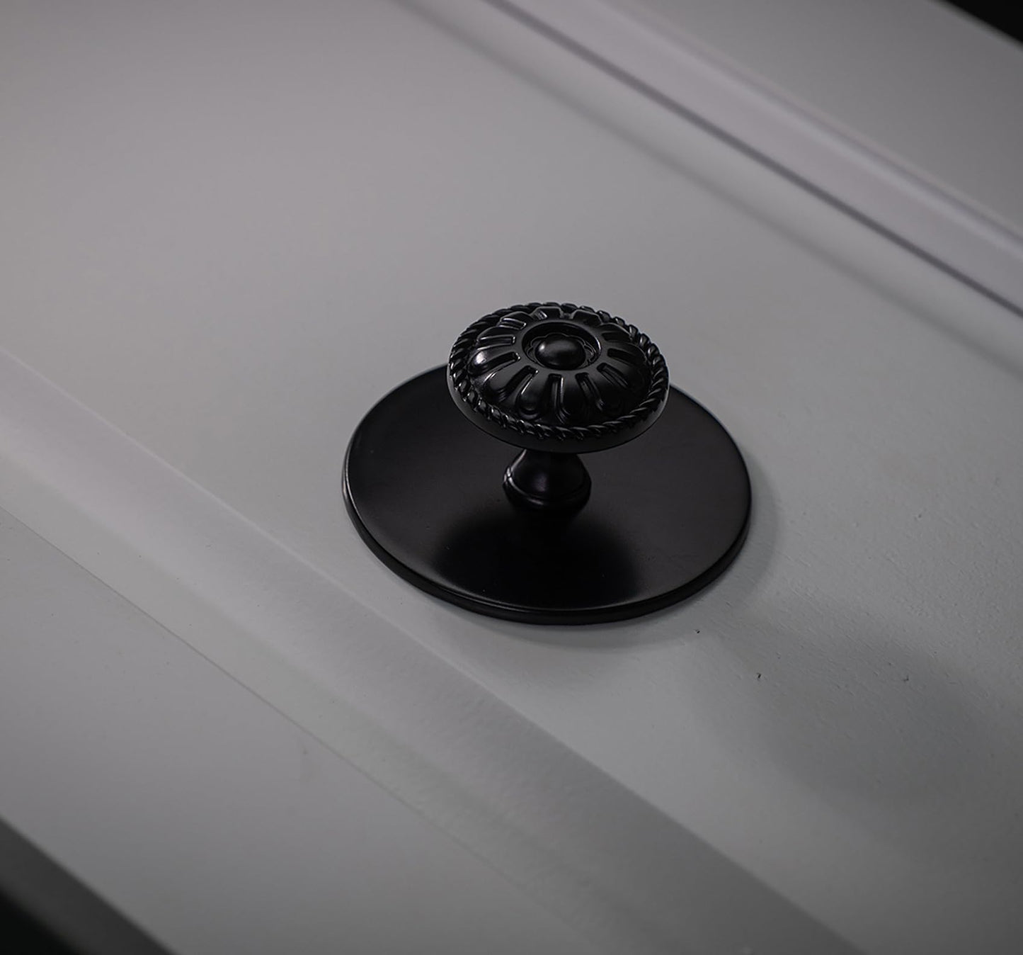 trust4care 9-Pack EU Style Matte Black Cabinet Knobs, 1.25 Inch Round Zinc Kitchen Drawer Pull Knobs with Victorian Floral Pattern, Farmhouse Dresser Furniture Handle Hardware