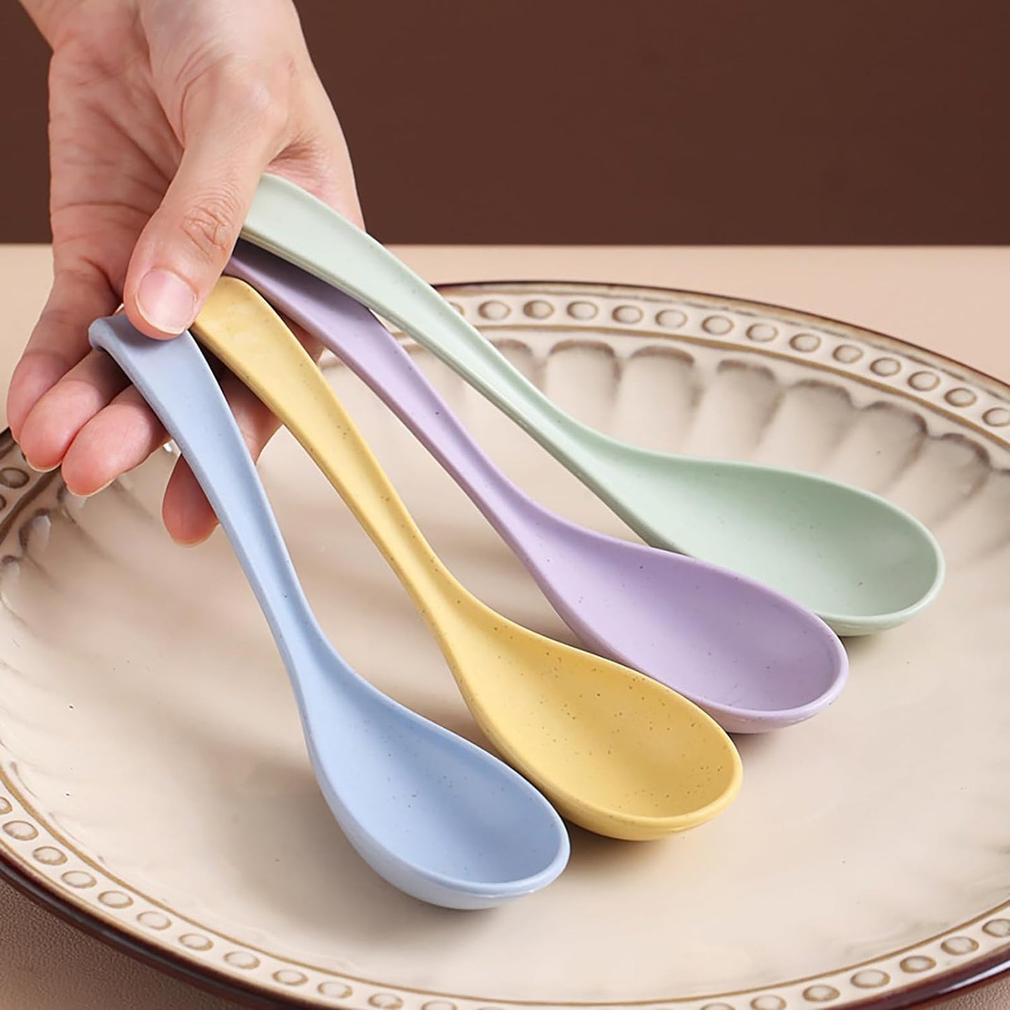 Hiceeden Set of 24 Reusable Plastic Asian Chinese Soup Spoons, Unbreakable Japanese Ramen Set, Long Dinner Spoons for Dumpling, Cereal, Dishwasher Safe, 6 Colors