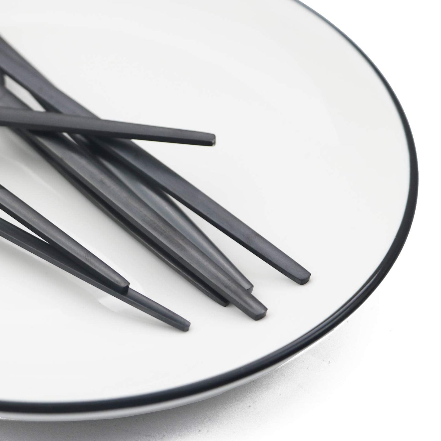 JASHII Silverware Set, 36 Piece Food Grade Stainless Steel Flatware Set Fork Spoon Knife Utensils for Daily Use and Party, Service for 6 Anti Rust, Safe in Dishwasher (Matte Black)