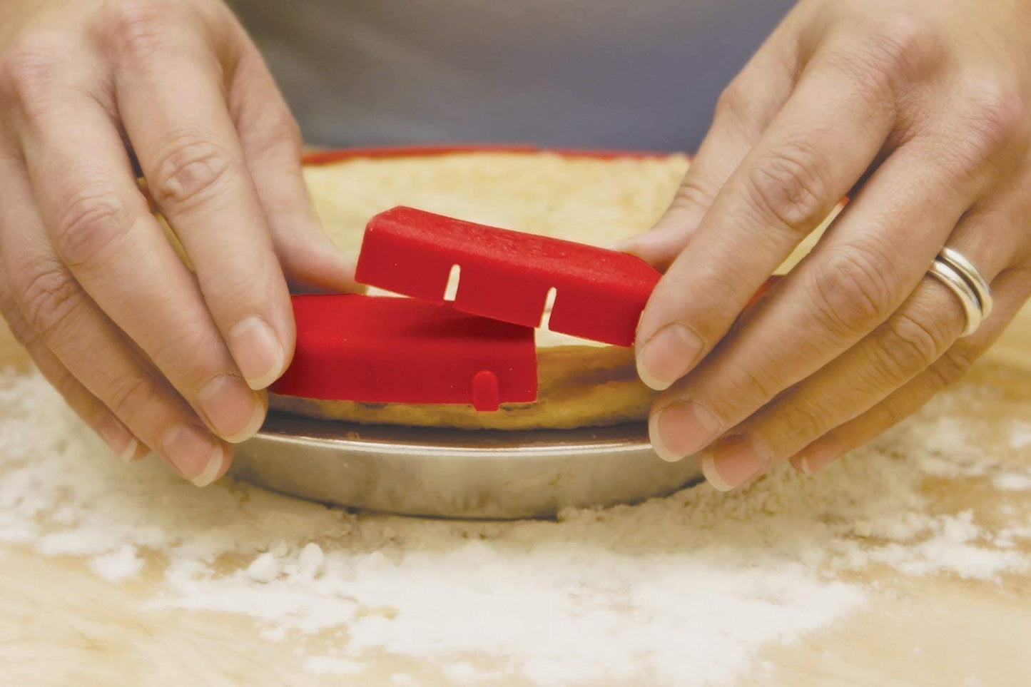 Talisman Designs Baking Pie Crust Shield Protector Cover for Edges of Pie - 8-inch to 11.5-inch Adjustable Silicone Baking Accessory for Making the Perfect Pie | Set of 1