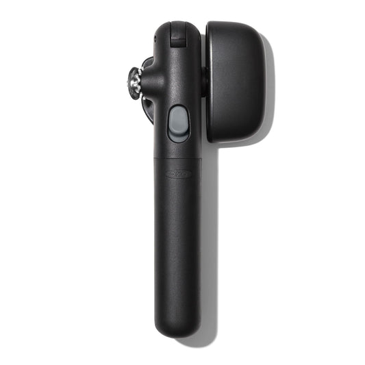 OXO Good Grips Lock & Go Can Opener, Manual Can Opener with Locking Arms and Easy-Release Button, Handheld Kitchen Gadget, Compact Kitchen Utensil for Everyday Use
