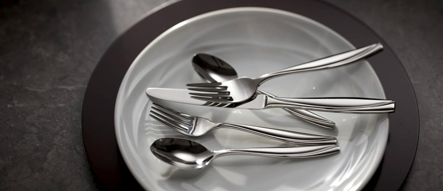 Oneida Silverware Set, Camlynn Everyday Flatware 4-Piece Salad Forks Set, Service For 4, 18/0 Stainless Steel, Mirror Finish, Dishwasher Safe, Home And Kitchen Utensils (Silver, 4 Piece)