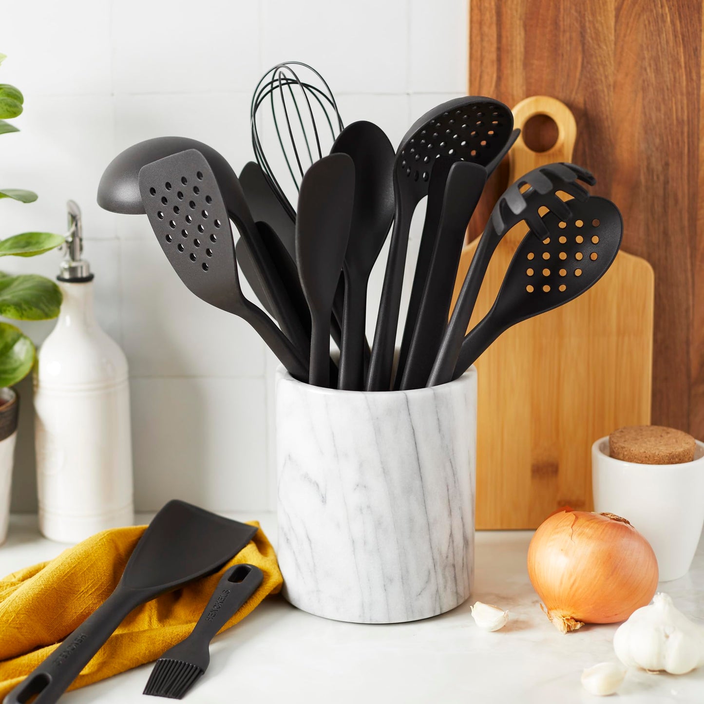 HENCKELS Silicone Onyx Cooking Utensil, Wok Turner