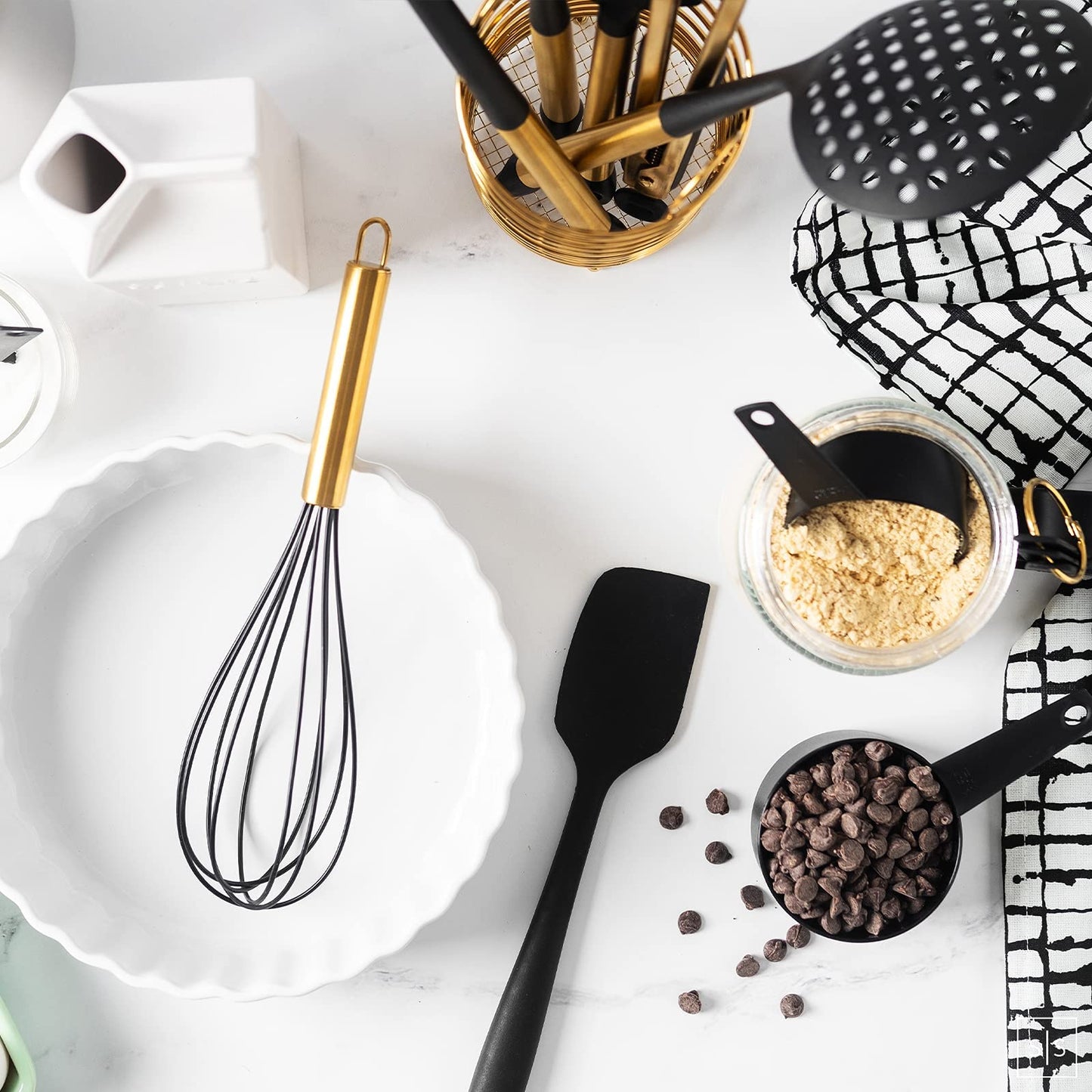 Black and Gold Kitchen Utensils Set with Stainless Steel Holder – 18-Piece Nylon Cooking Utensils with Measuring Cups and Spoons – Stylish Gold Kitchen Accessories for Baking and Cooking