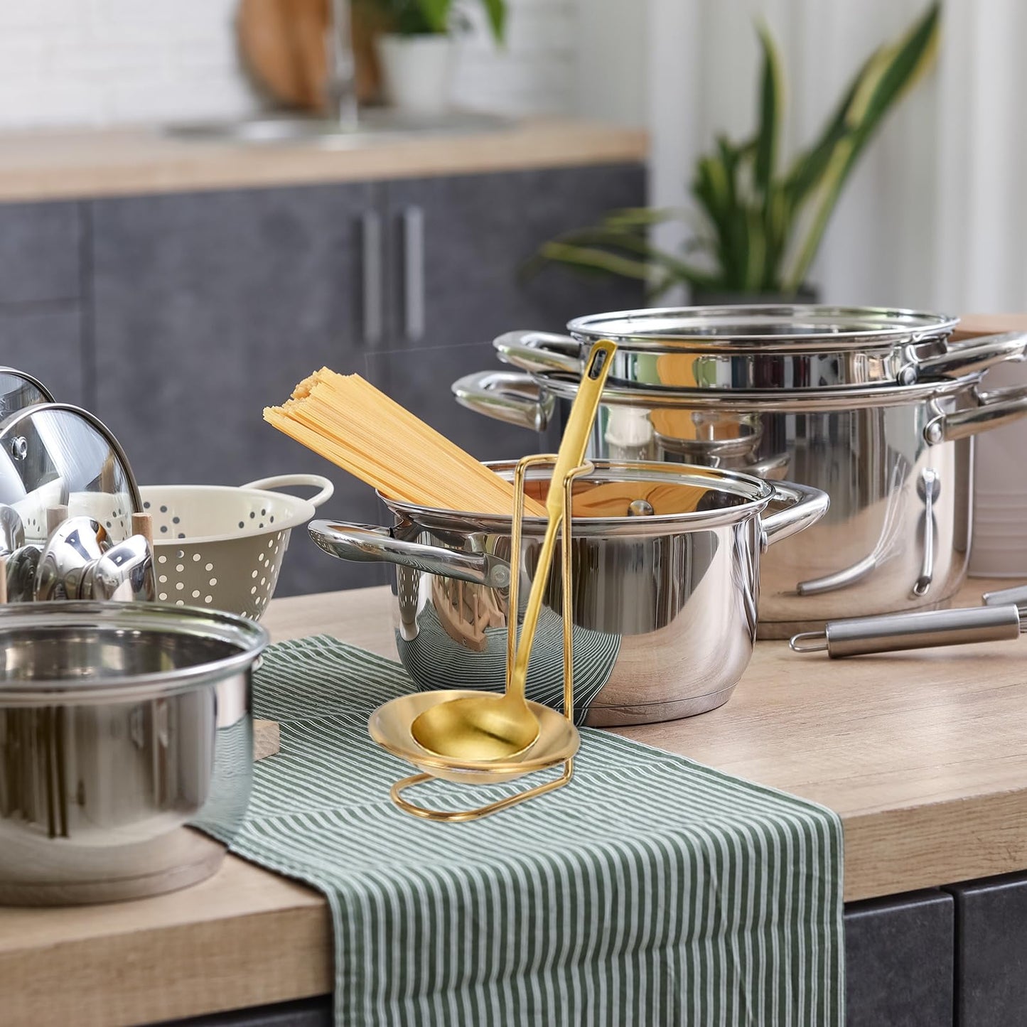 uxcell Spoon Rest Holder, 4.3x4.3x7 Inch Stainless Steel Upright Ladle Rack Set with Round Stainless Steel Bowl, Portable Upright Spoons Rest for Home Kitchen Restaurant Counter, Gold