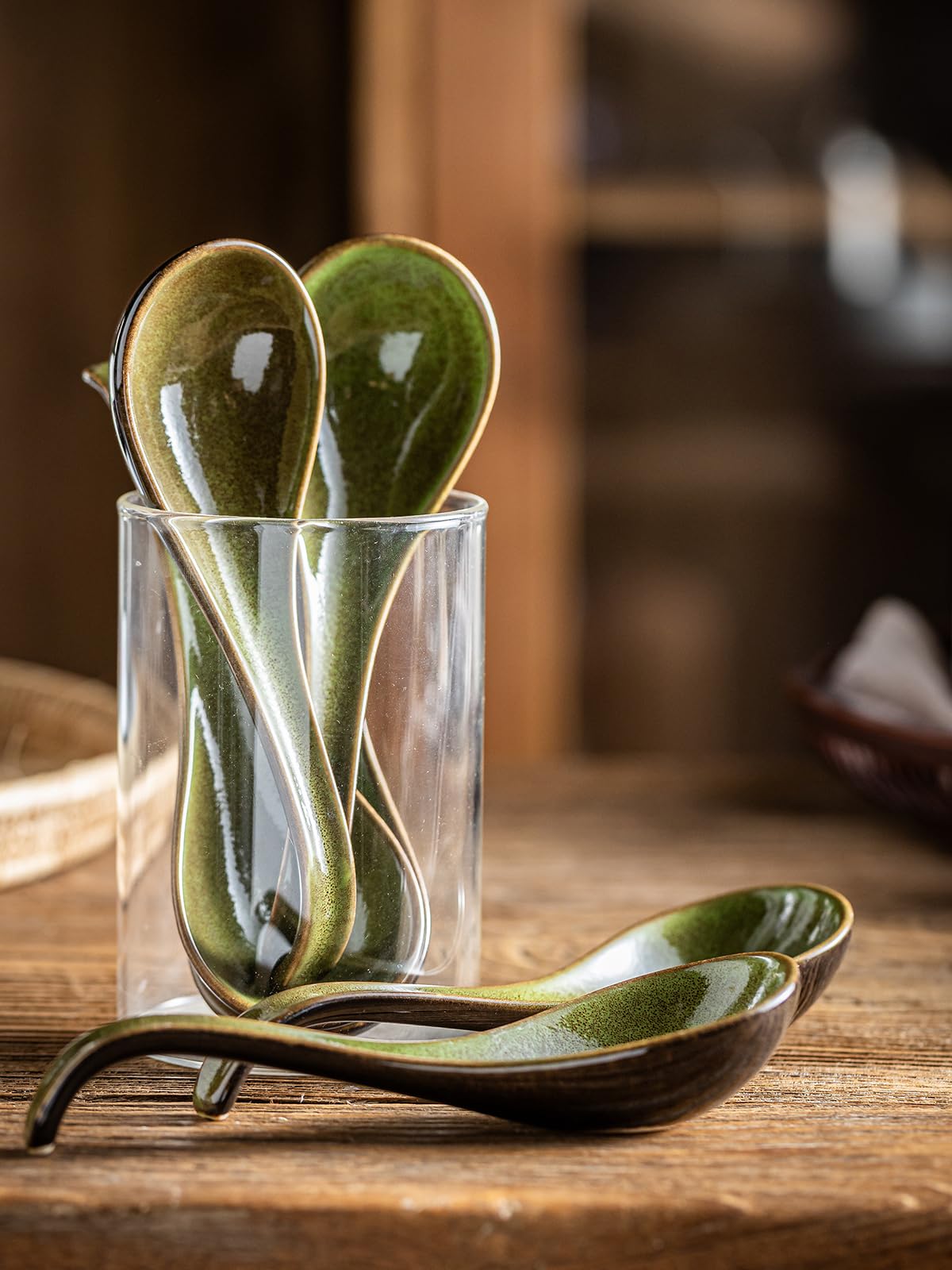 Gomakren Asian Soup Spoons, 6.5 Inch Ceramic Chinese Soup Spoons for Cereal, Ramen, Pho, Noodles, Stews, Green Kitchen Spoons with Long Handle and Deep Oval Design, Mothers Day Gifts - Set of 6