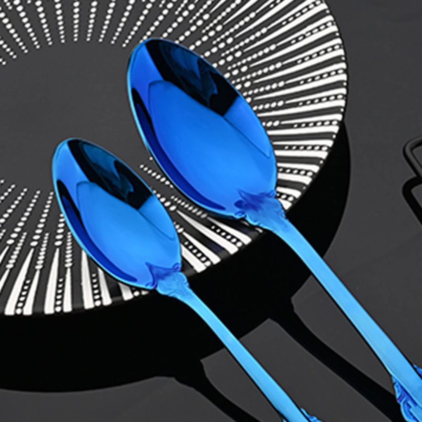 JASHII 24-Piece Blue Cutlery Set Silverware Set, Mirror Polished, Stainless Steel Flatware Cutlery Eating Utensils Service for 6, Unique Elegant Pattern, Dishwasher Safe (Blue)