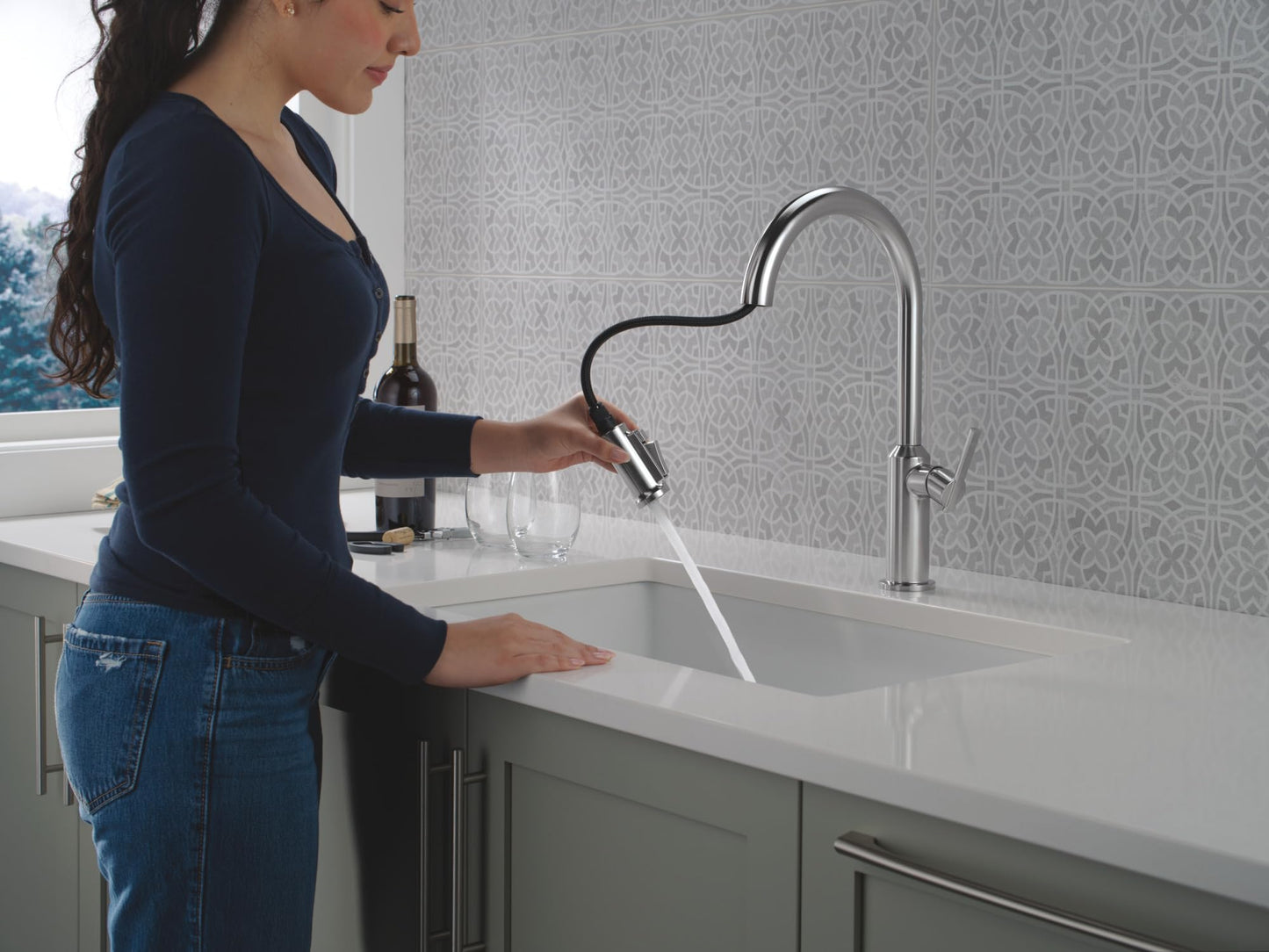Delta Cordova Brushed Nickel Pull Down Kitchen Faucet, Modern Single Hole Kitchen Sink Faucet with High Pressure ProClean Spray, Lumicoat Arctic Stainless 9185-AR-PR-DST