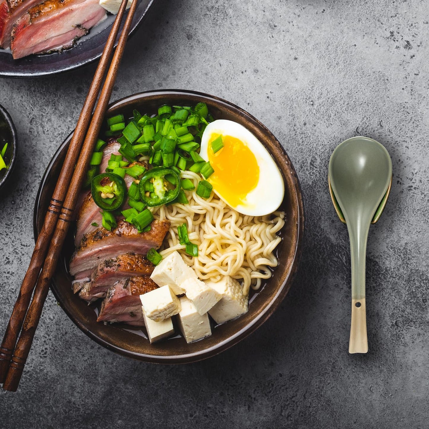 DAHO GOMSU Asian Ceramic Soup Spoon, with Long Handle Easy to Hold, Non-slip Bottom, for Japanese Ramen, Chinese and Vietnamese Wonton, Noodle Soup Spoons (V38)
