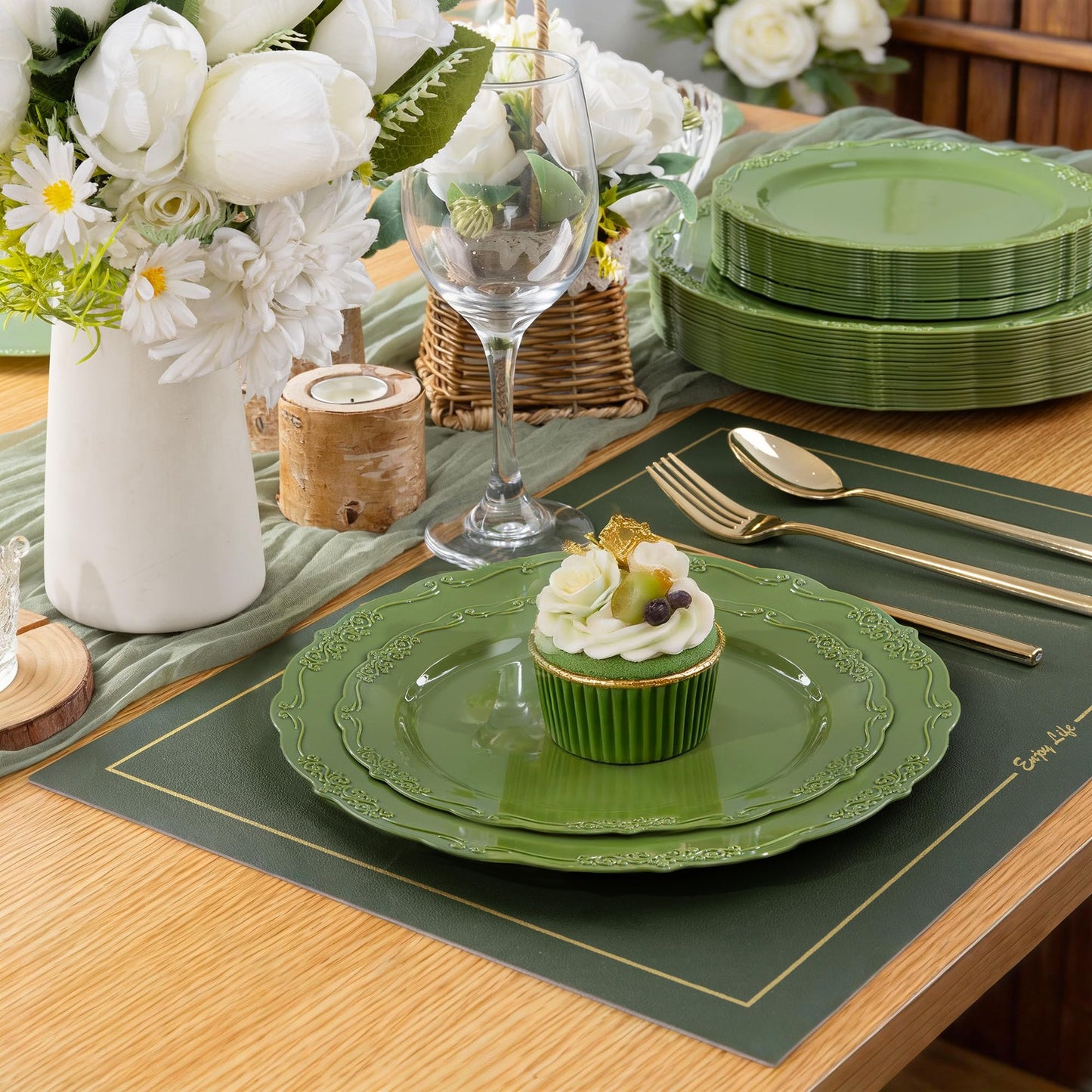 Tinybee 60PCS Green Plastic Plates - Heavy Duty Green Disposable Plates, Elegant Plastic Plates for Bridal Shower, Wedding and Party Including 30 Dinner Plates 10 '' & 30 Dessert Plates 7.5 ''