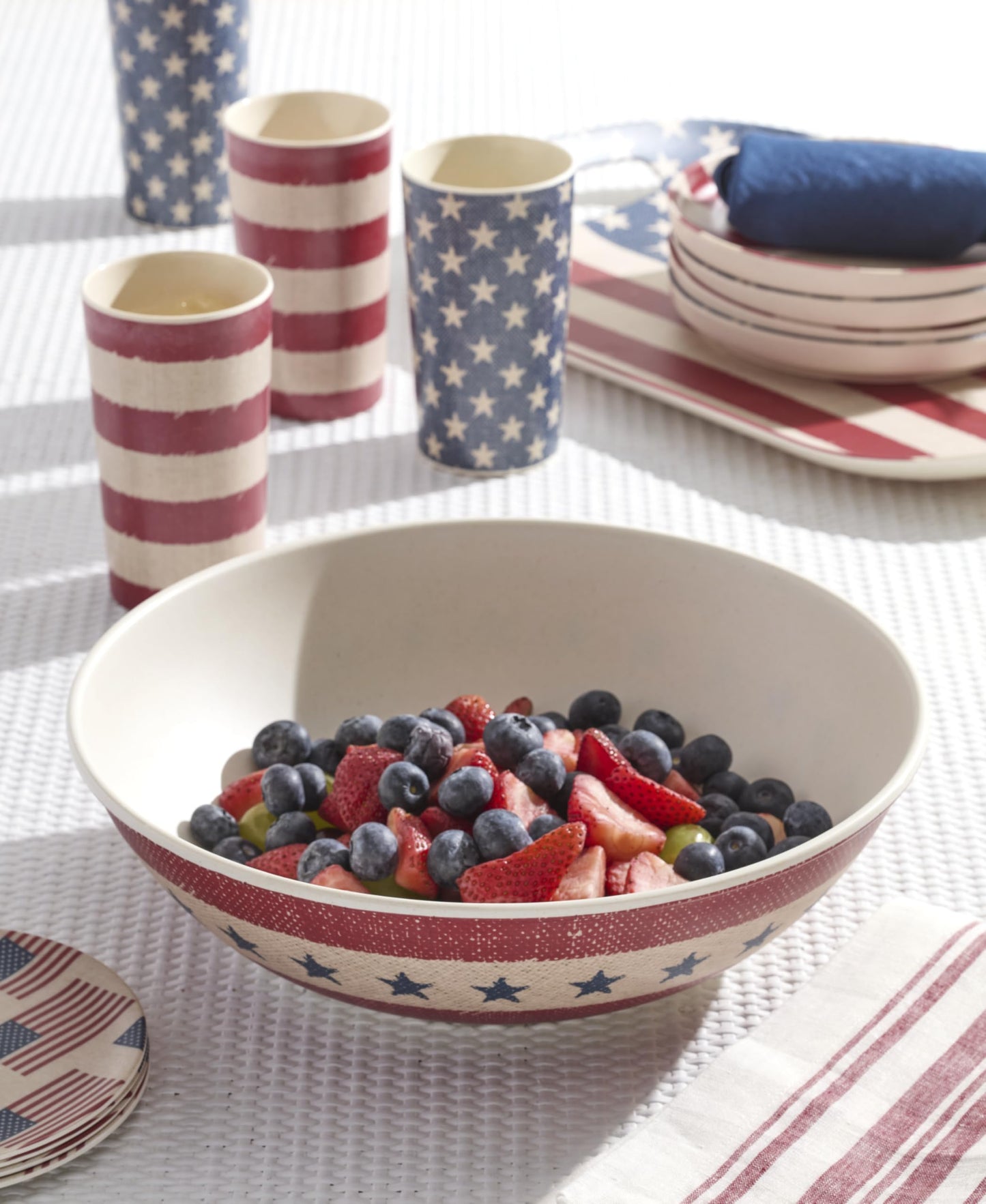 Oneida Drinking Glasses, Vintage Americana Tumblers, Set of 4, 16-Oz, Dishwasher Safe, Melamine Plastic Cups, USA, American Flag, 4th Of July, Dad Birthday Gifts, Tumbler Cup Set (Americana, 4 Piece)