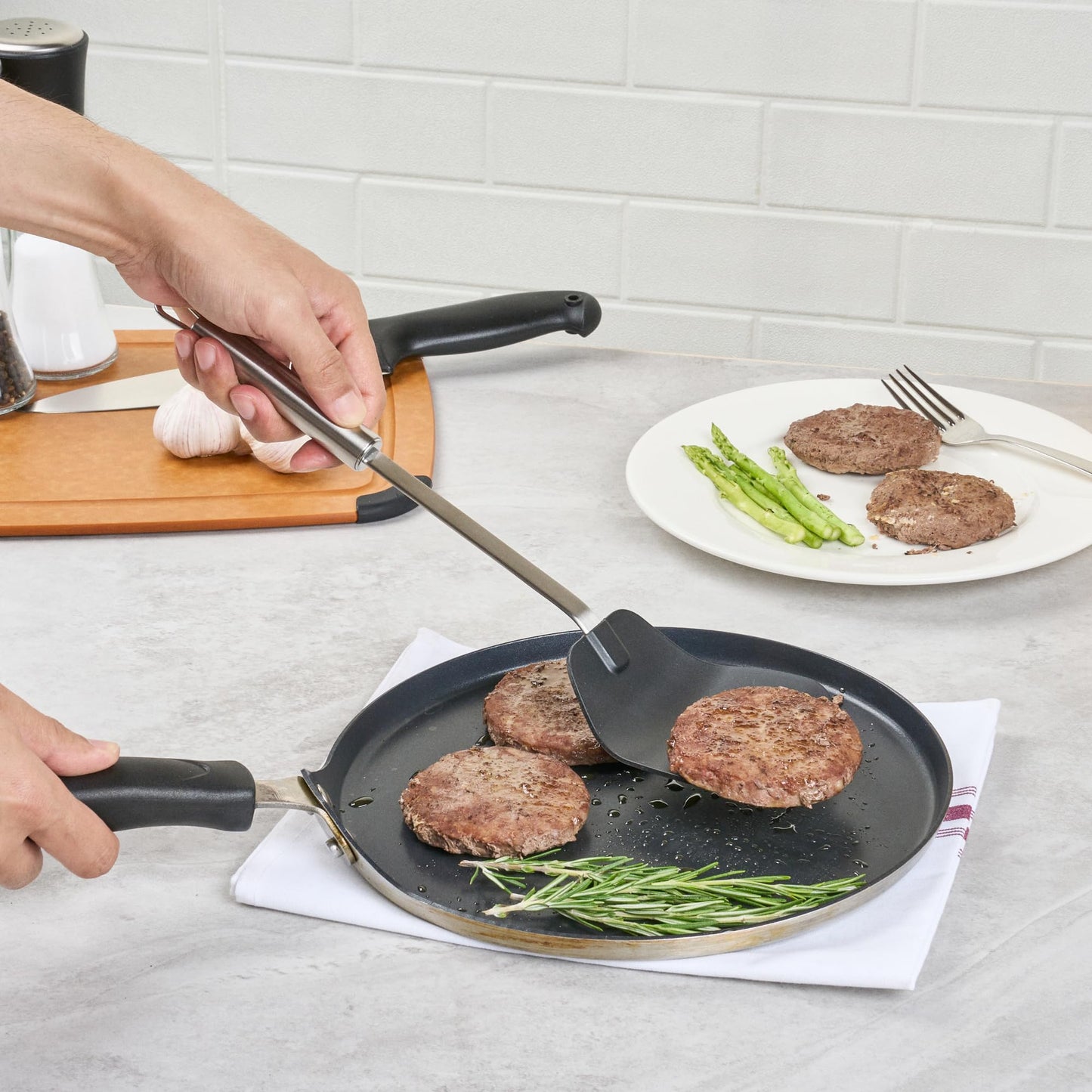 Restaurantware 14 in Nylon Wok Spatula - German Standard Asian Spatula with Stainless Steel Handle, Non-Stick Safe, Dishwasher Safe - Heat-Resistant Metal Turner for Stir Fry, Rice, Noodles