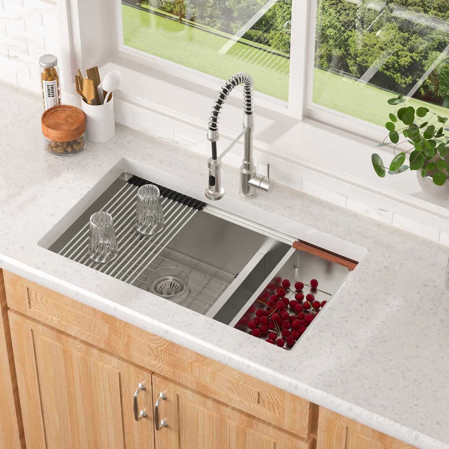 Lordear Undermount Double Kitchen Sink 32 Inch 16 Gauge Undermount Workstation 60/40 Double Bowl Sink Stainless Steel with Smart Low Divider 32x19 Inch Double Basin Kitchen Sinks Handmade