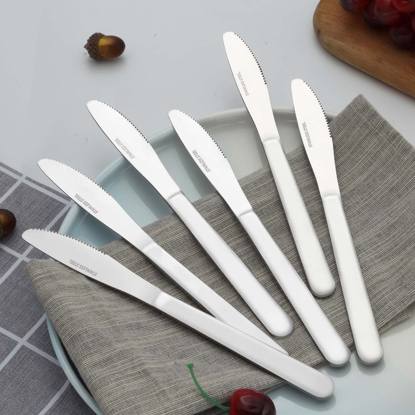 Funnydin 36 Pieces Dinner Knives Set, 8.1 Inches Table Knives Set, Durable Butter Knife, Food Grade Stainless Steel Dinner Knife, Cost-effective Silverware - Mirror Polished, Dishwasher Safe