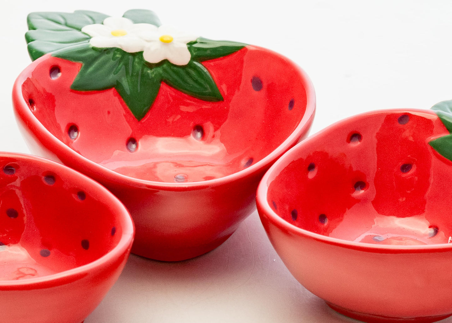 10 Strawberry Street Strawberry Measuring Cups, set of 4