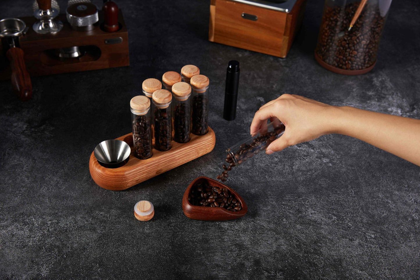 Teyearlife Walnut Coffee Bean Dosing Cup and Spray Bottle Kit for espresso enthusiasts, Coffee Bar Accessories,Take coffee beans quantitatively to reduce the spray of coffee static electricity