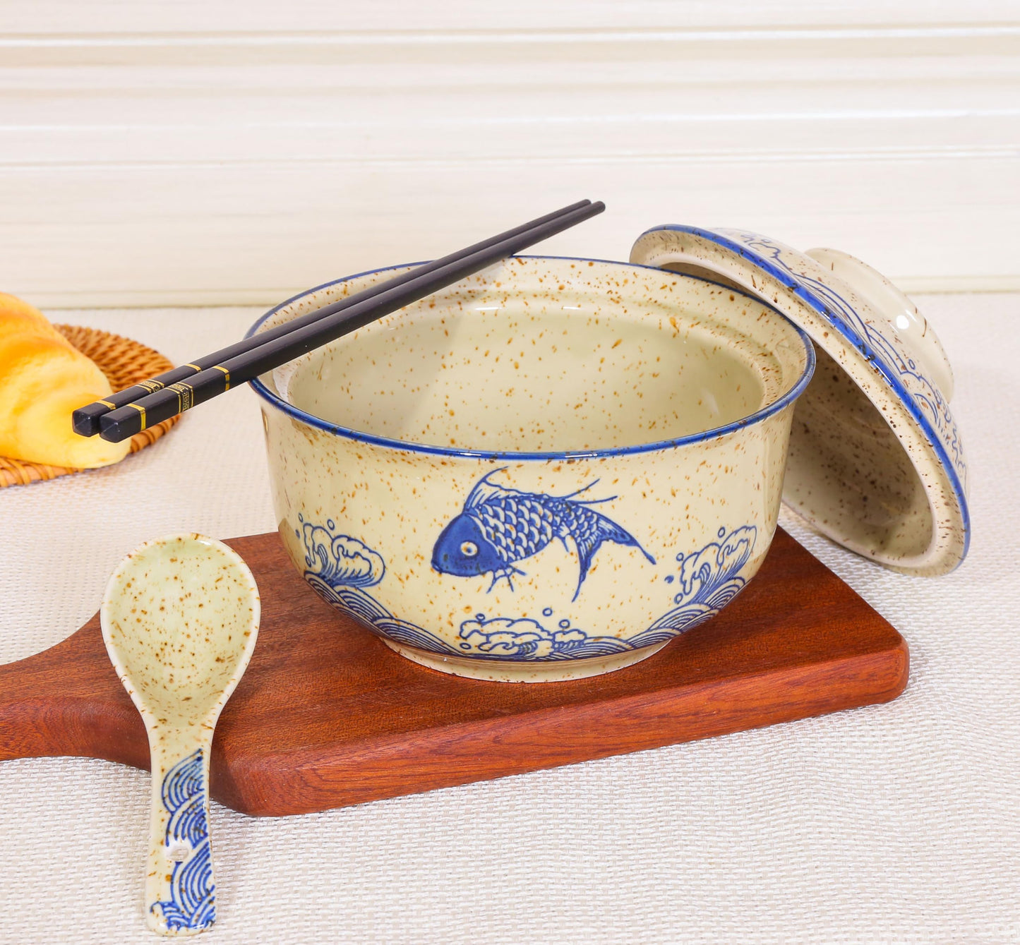 Soyestan Ceramic Ramen Bowl Set,27 Oz Japanese Vintage Large Soup Bowls Instant Noodle Bowl Asian Tableware,with Lid,Spoon and Chopsticks for Microwave & Dishwasher Safe (Fish, 1 Pcs)