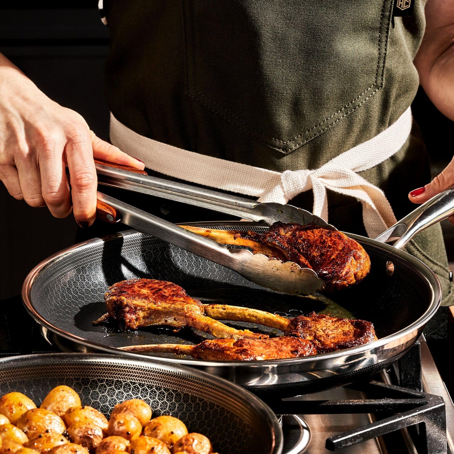 HexClad Hybrid Nonstick 10-Inch Frying Pan, Stay-Cool Handle, Dishwasher-Friendly, Oven-Safe Up to 900°F, Induction Ready, Compatible with All Cooktops
