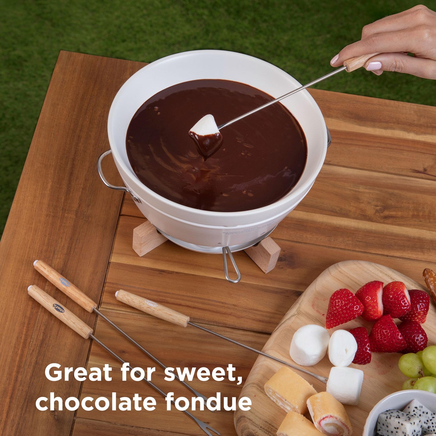 Chef’n SweetSpot Fondue Set, Adjustable Tea Light Candle-Powered Fondue Pot with Ceramic Bowl,Perfect for Chocolate and Cheese, Easy to Use, Dishwasher Safe, Ideal for Entertaining, 9.6 x 9.6 x 5 Inch