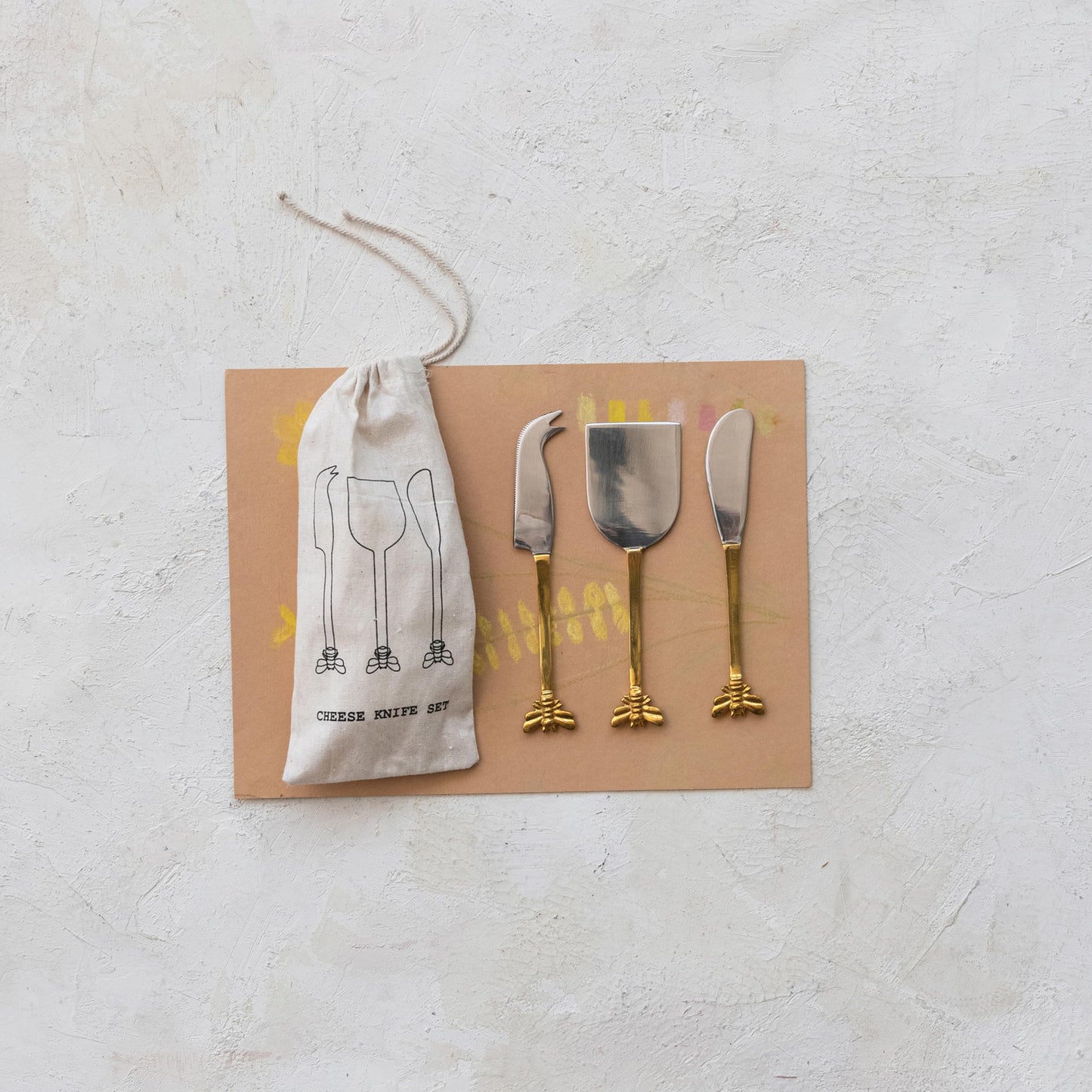 Creative Co-Op 3-Piece Stainless Steel Cheese Knives with Bee Handles, Gold